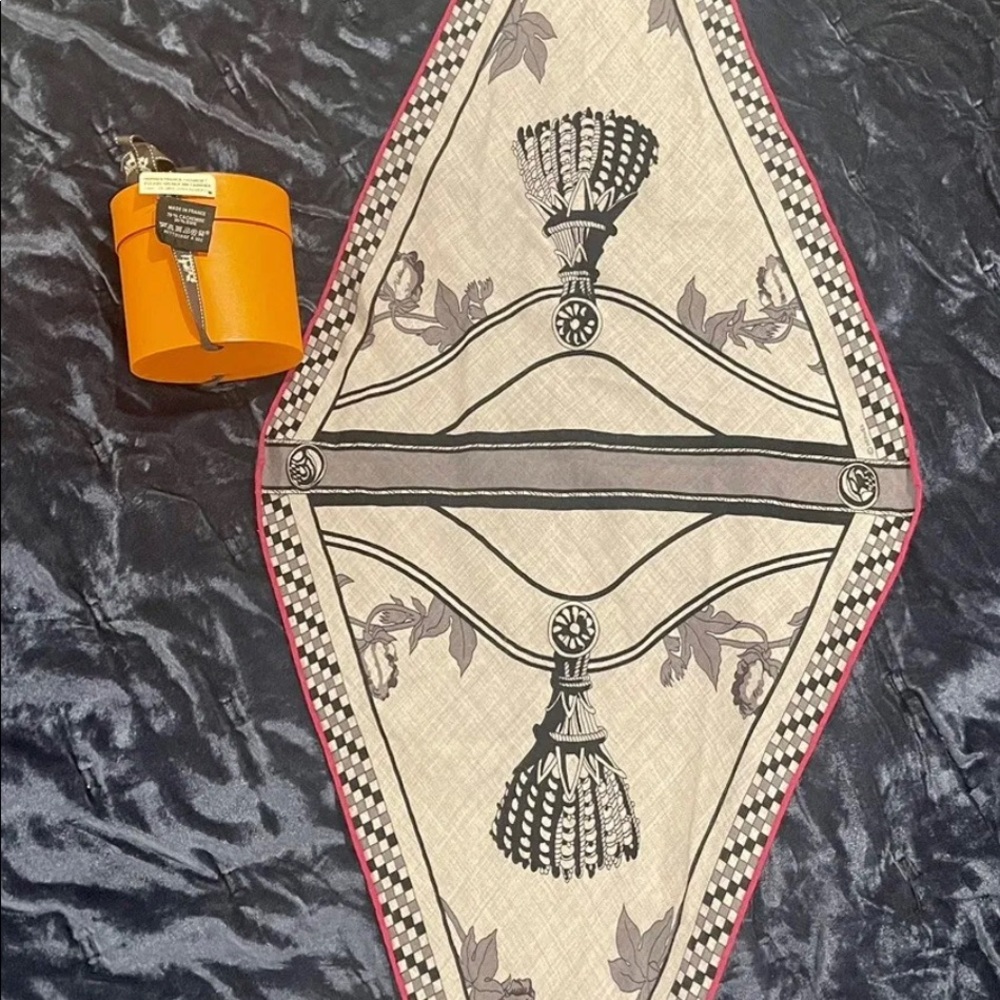 Hermes Cashmere/Silk Harnais Remix losange scarf